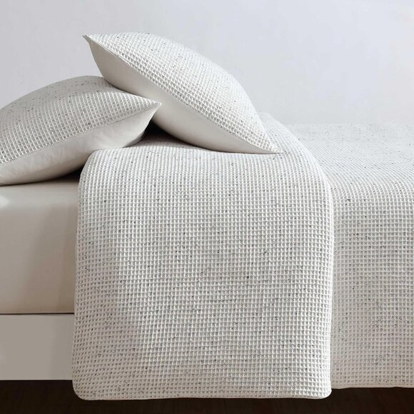 Calvin Klein - Queen Duvet Cover Set - Picture 6 of 7